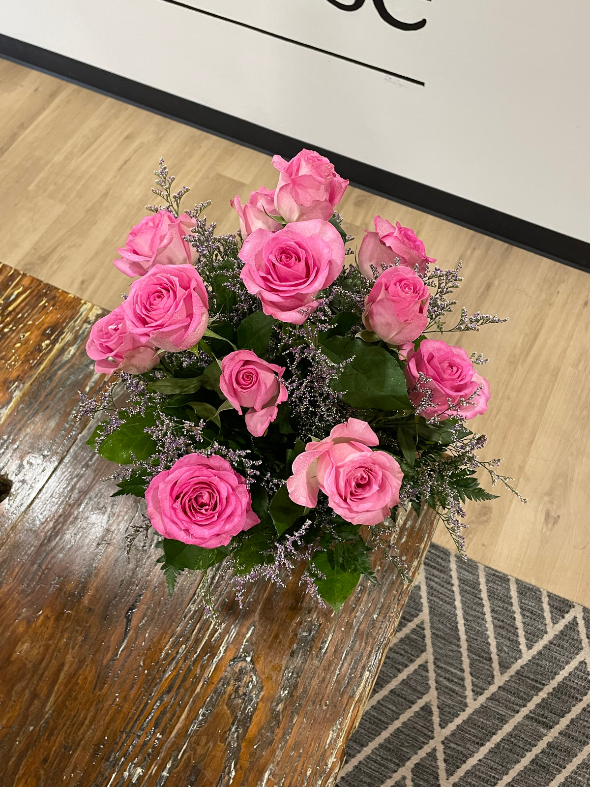 Glided Roses Dozen Pink Roses – The Gilded Greenhouse