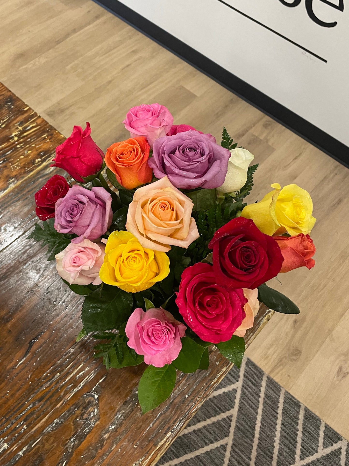 18 Assorted Roses